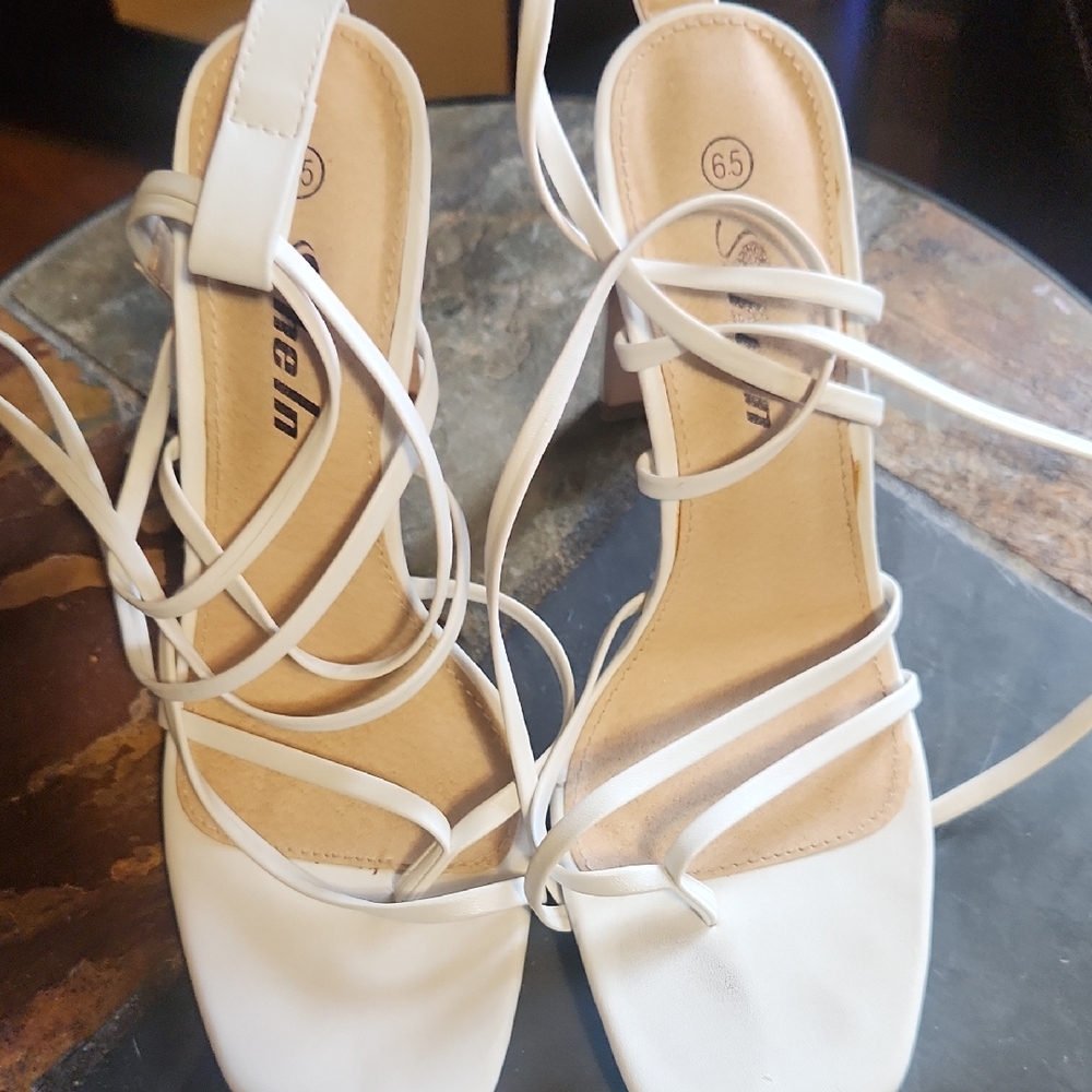 Elegant White Strappy Women's Sandals